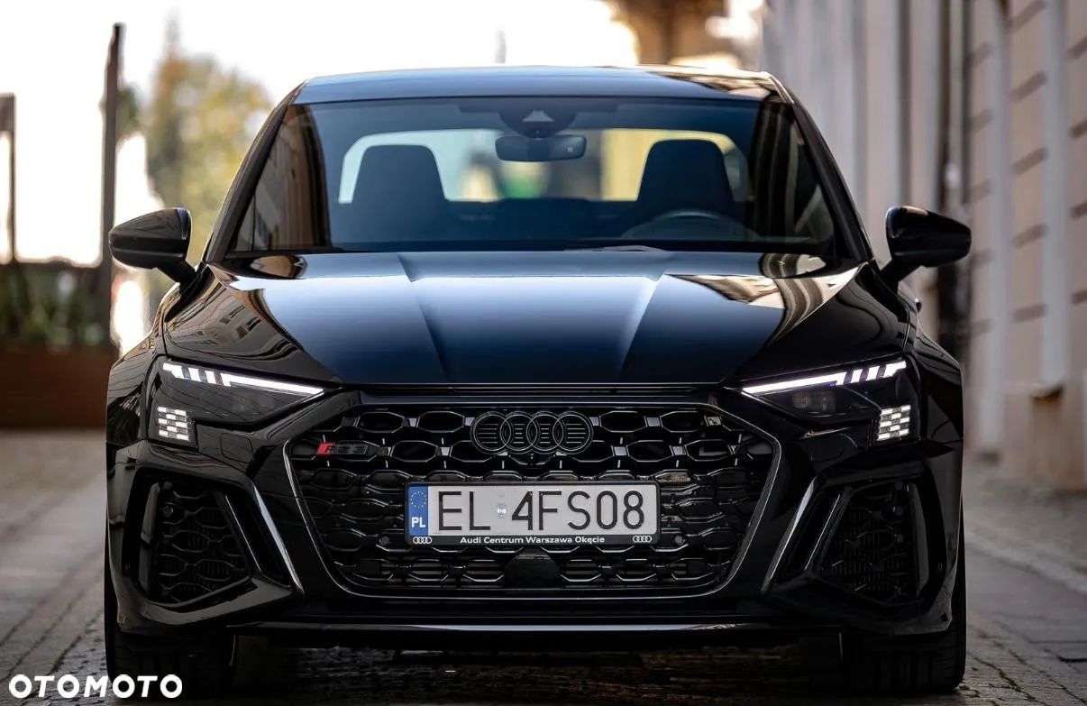 Audi RS3 Limousine - 1