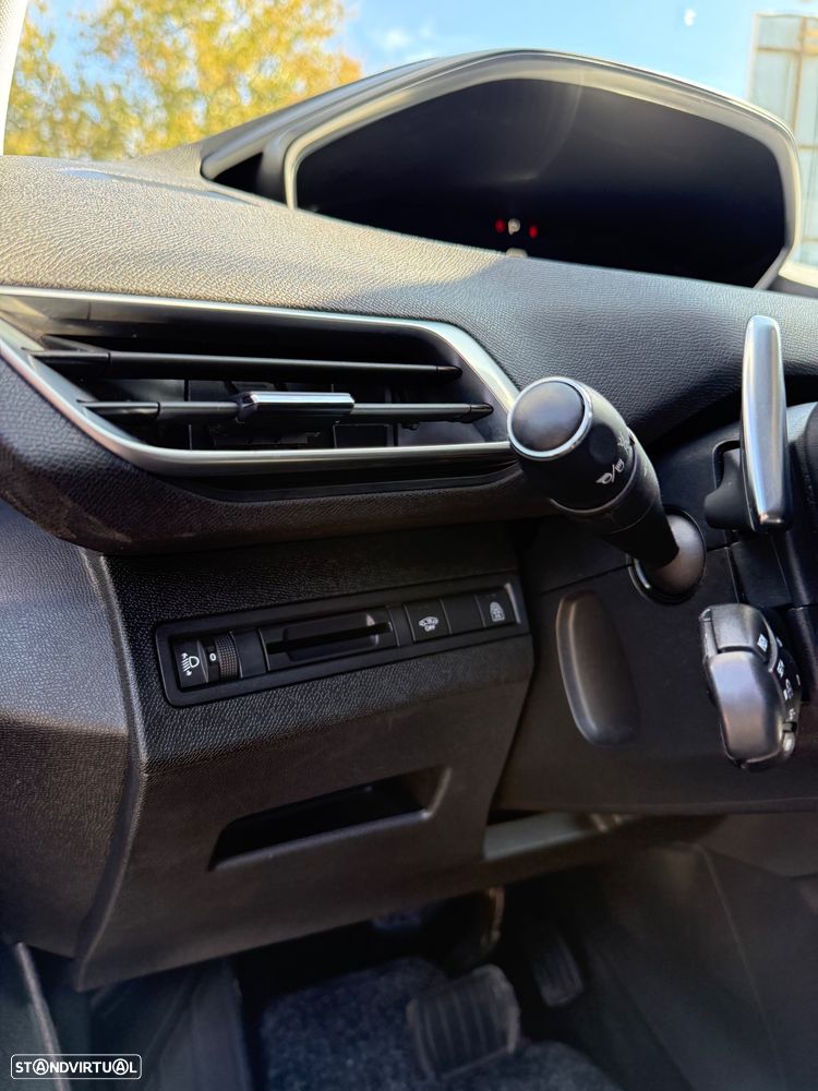 Peugeot 3008 PureTech 130 Stop & Start GPF EAT8 Allure - 13