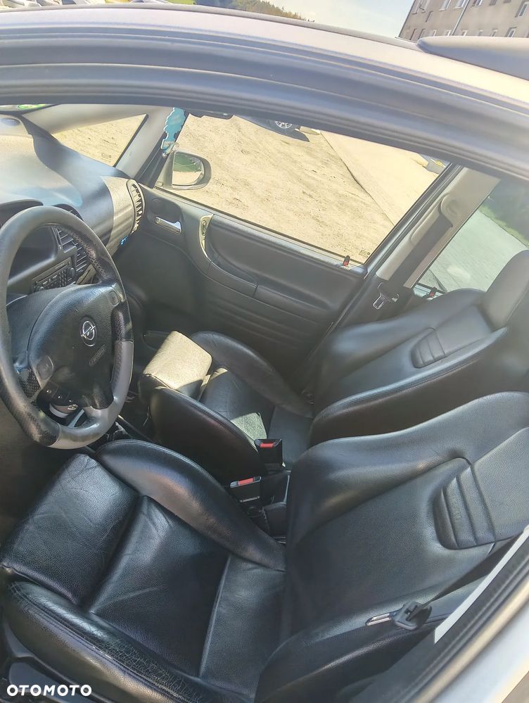 Opel Zafira - 14