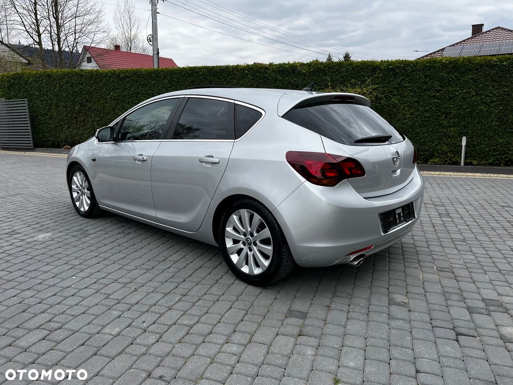 Opel Astra 1.6 T Cosmo - 5