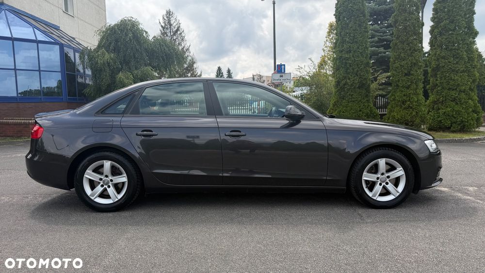 Audi A4 Limousine - 10