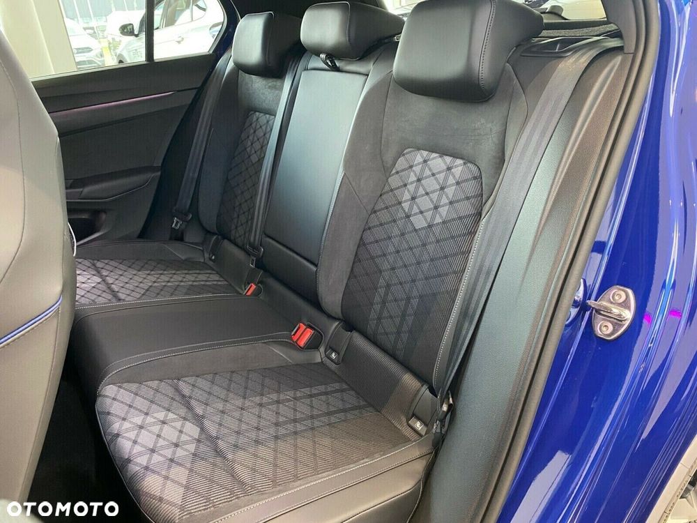 Volkswagen Golf 1.5 eTSI mHEV R-Line Plus DSG - 18