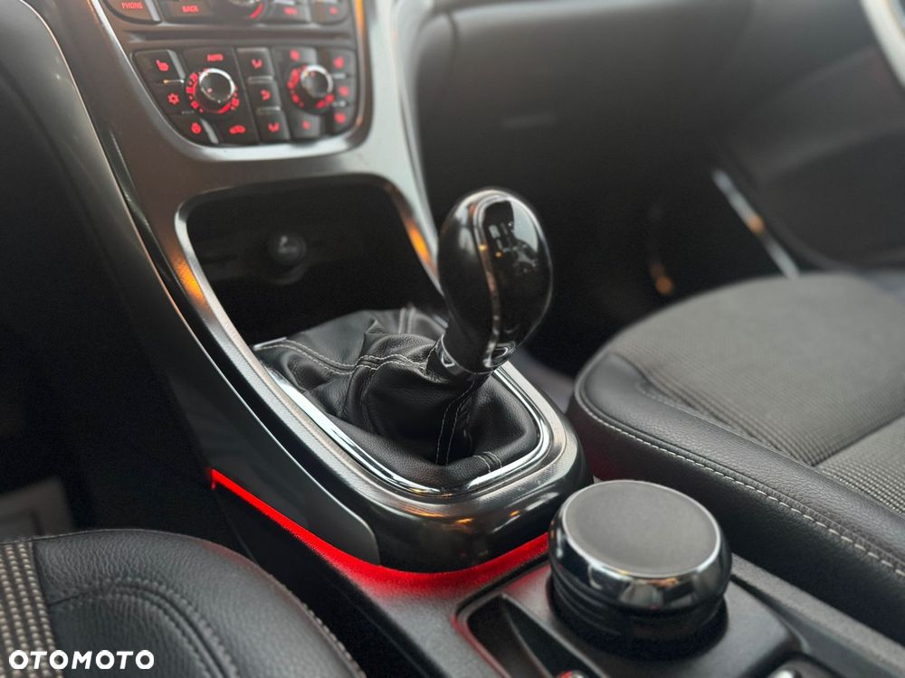 Opel Astra 2.0 CDTI Cosmo - 22