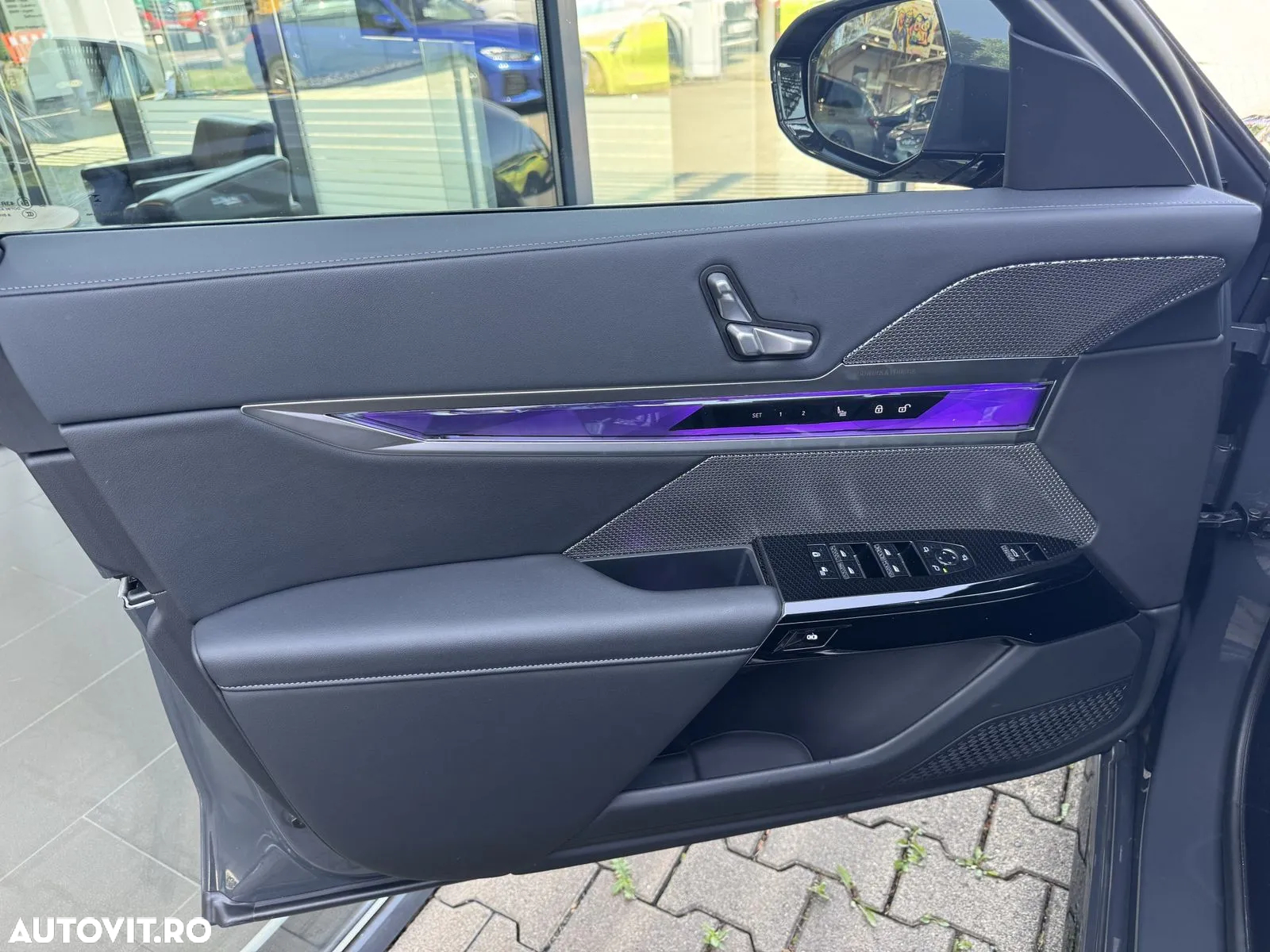 BMW Seria 7 740d xDrive MHEV - 23