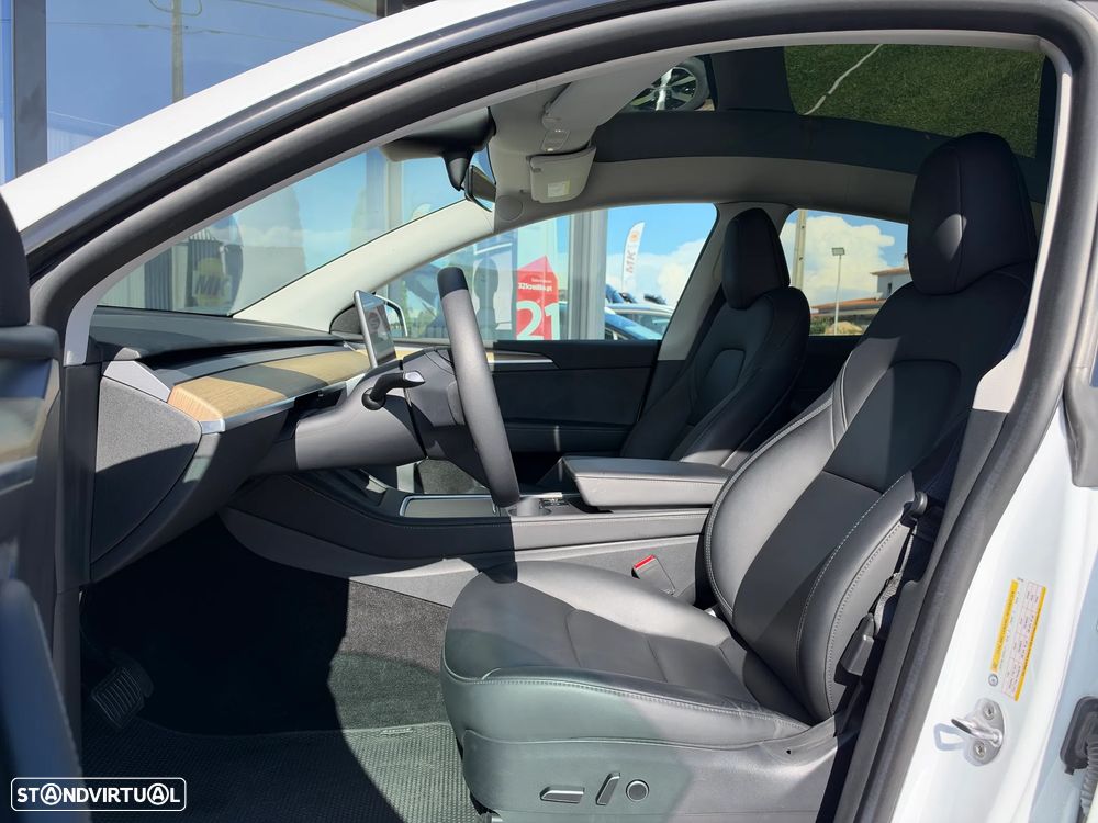 Tesla Model Y RWD - 10