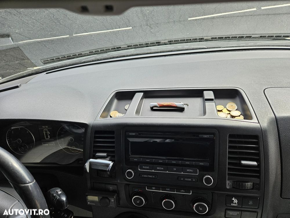 Volkswagen Caravelle - 39