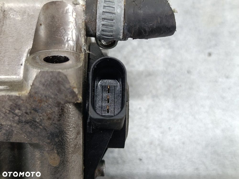 LISTWA WTRYSKOWA BENZYNA VW PASSAT B6 GK00266 1.6 FSI - 9