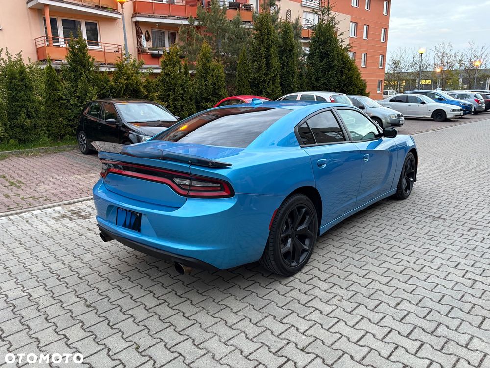 Dodge Charger 5.7 V8 RT - 8
