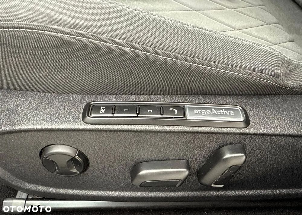 Volkswagen Golf VIII 1.5 TSI EVO Style - 10