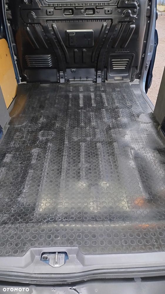 Ford Transit Connect - 9