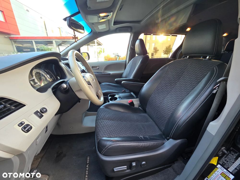 Toyota Sienna - 14