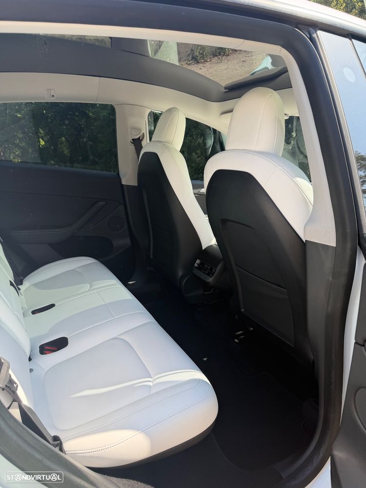Tesla Model Y Long Range Tração Integral - 32