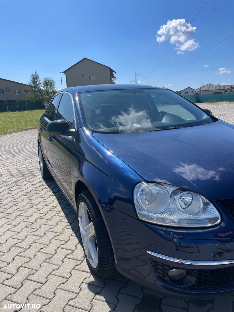 Volkswagen Jetta 2.0 FSI Comfortline - 4