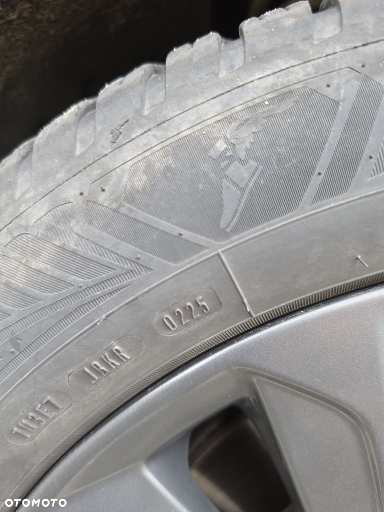Land Rover Discovery Sport 2.0 P200 mHEV SE - 24