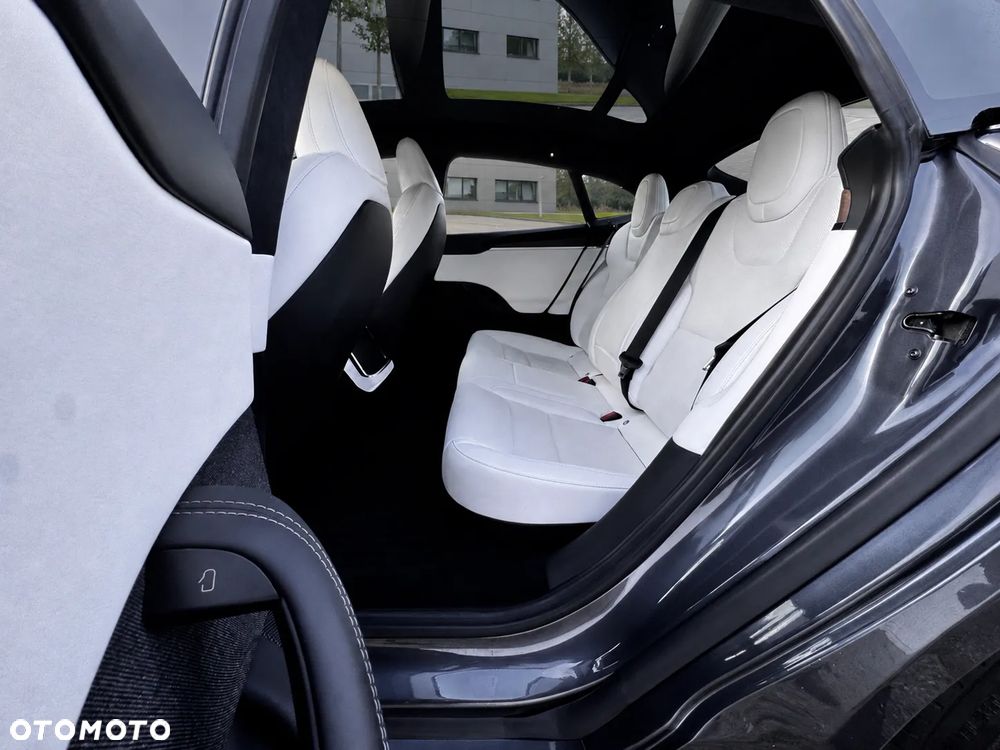 Tesla Model S AWD - 6