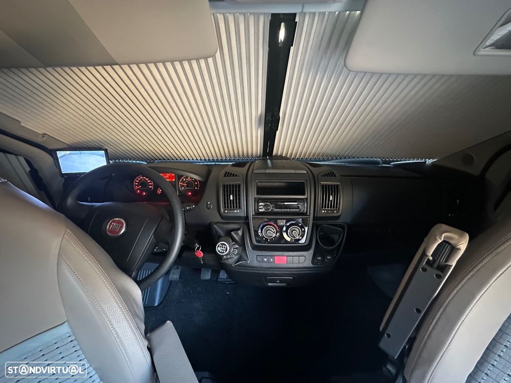 Rapido Van V56 - 10