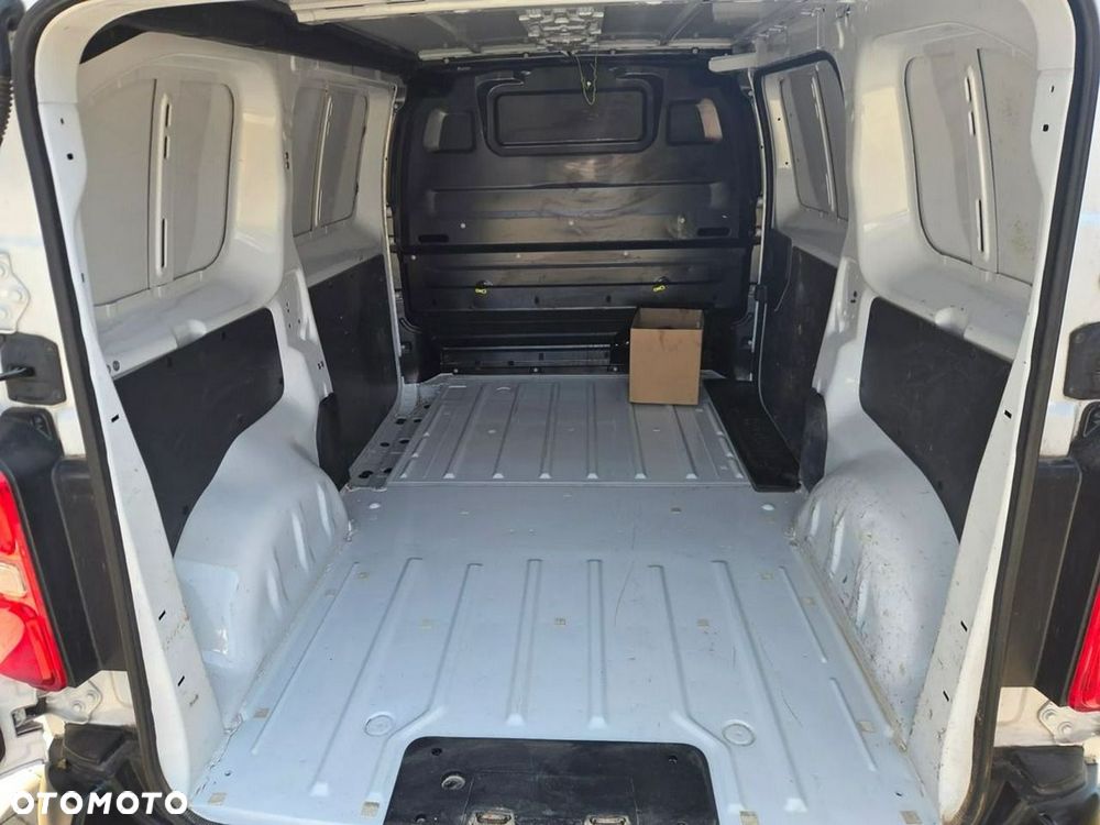 Opel Vivaro - 21