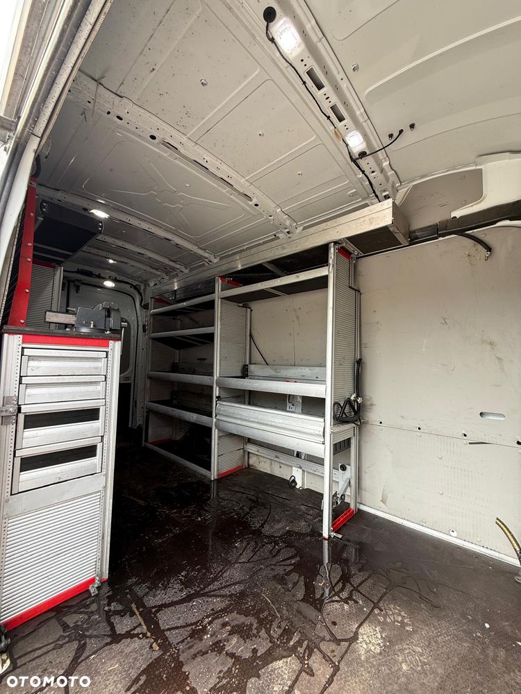 Ford Transit - 12