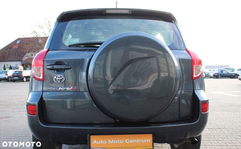Toyota RAV4 - 6