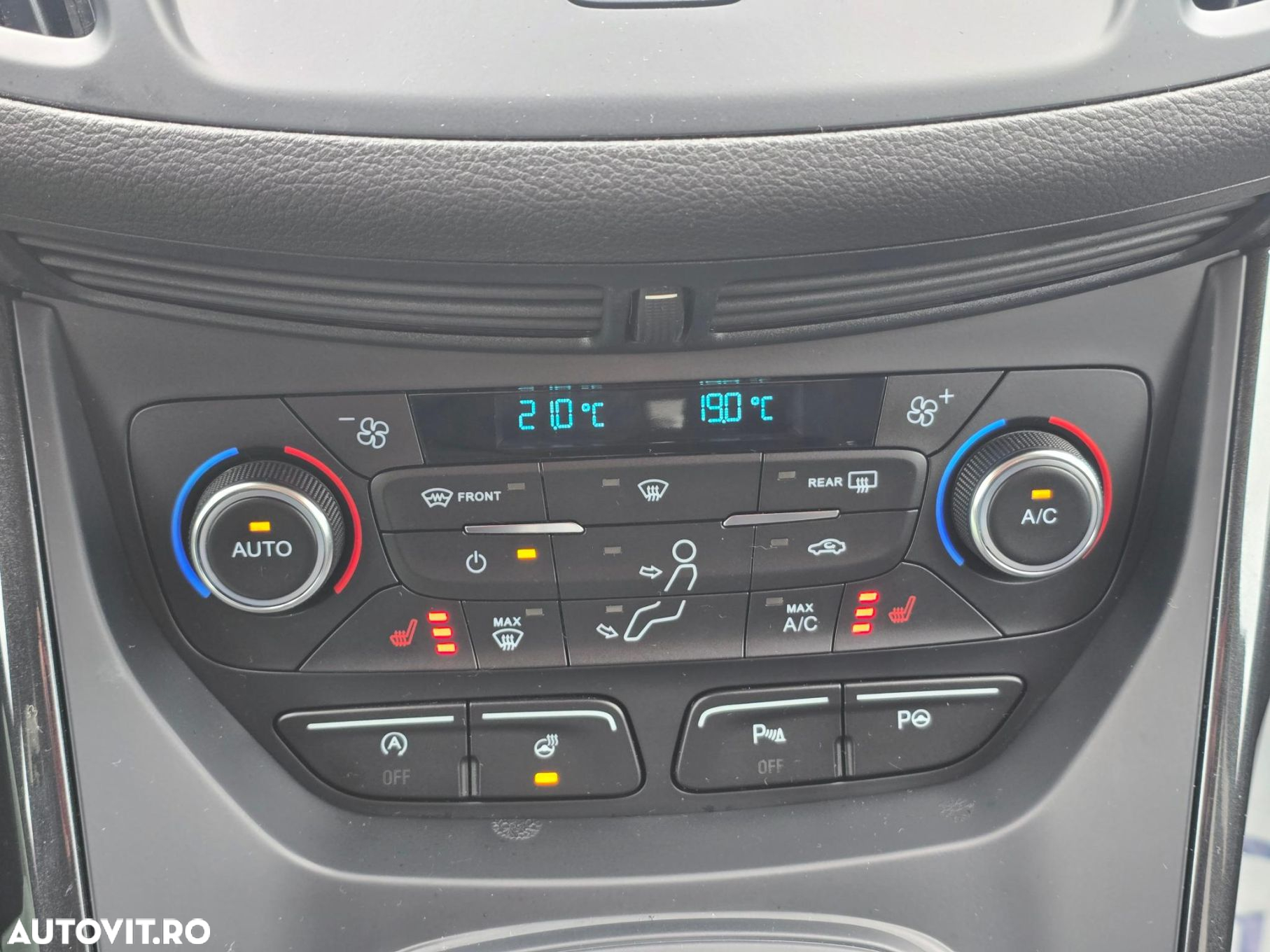 Ford Kuga - 23