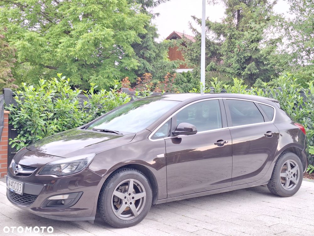 Opel Astra IV 1.4 T Active - 1
