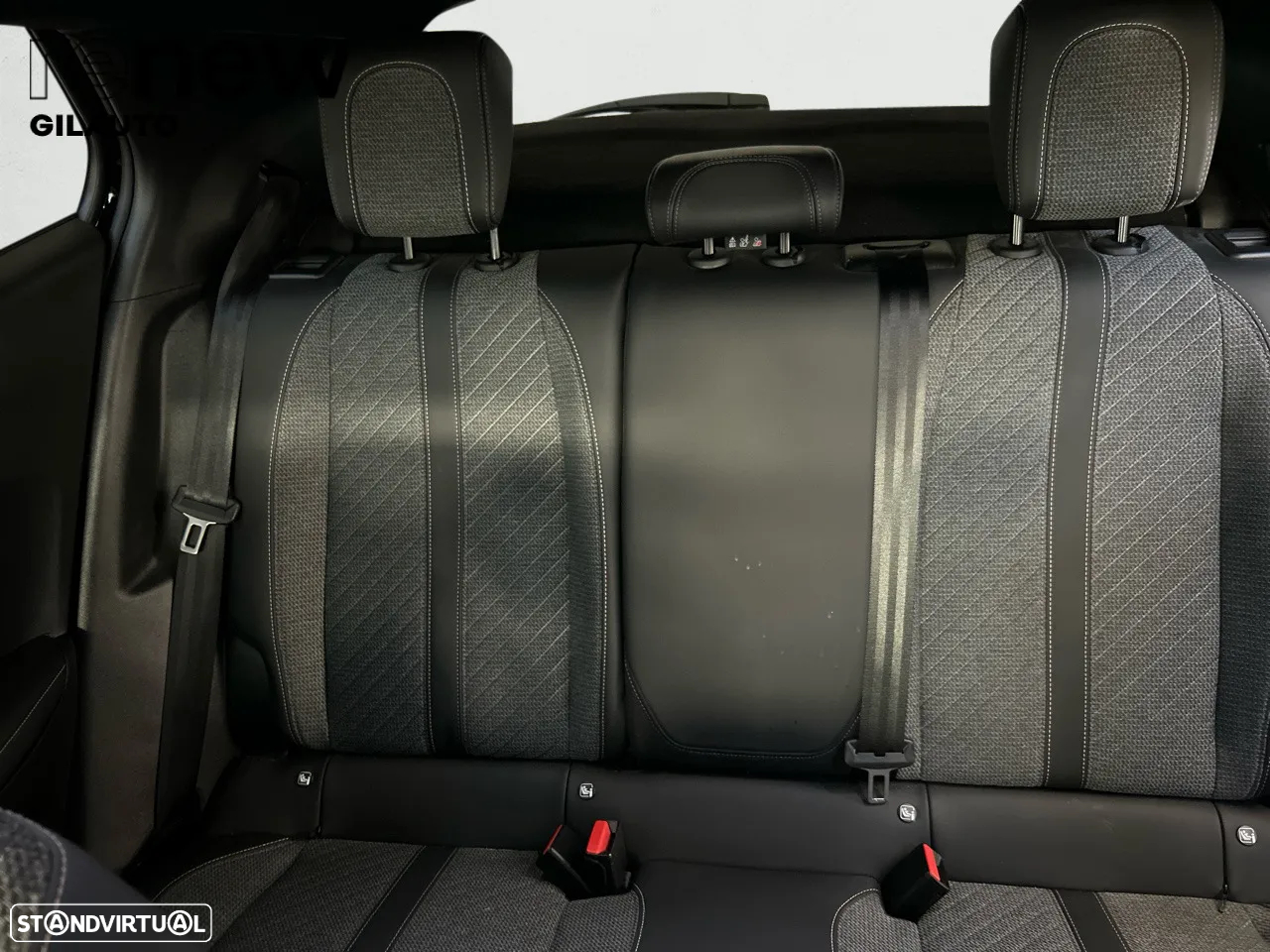 Peugeot 2008 1.5 BlueHDi Allure EAT8 - 13