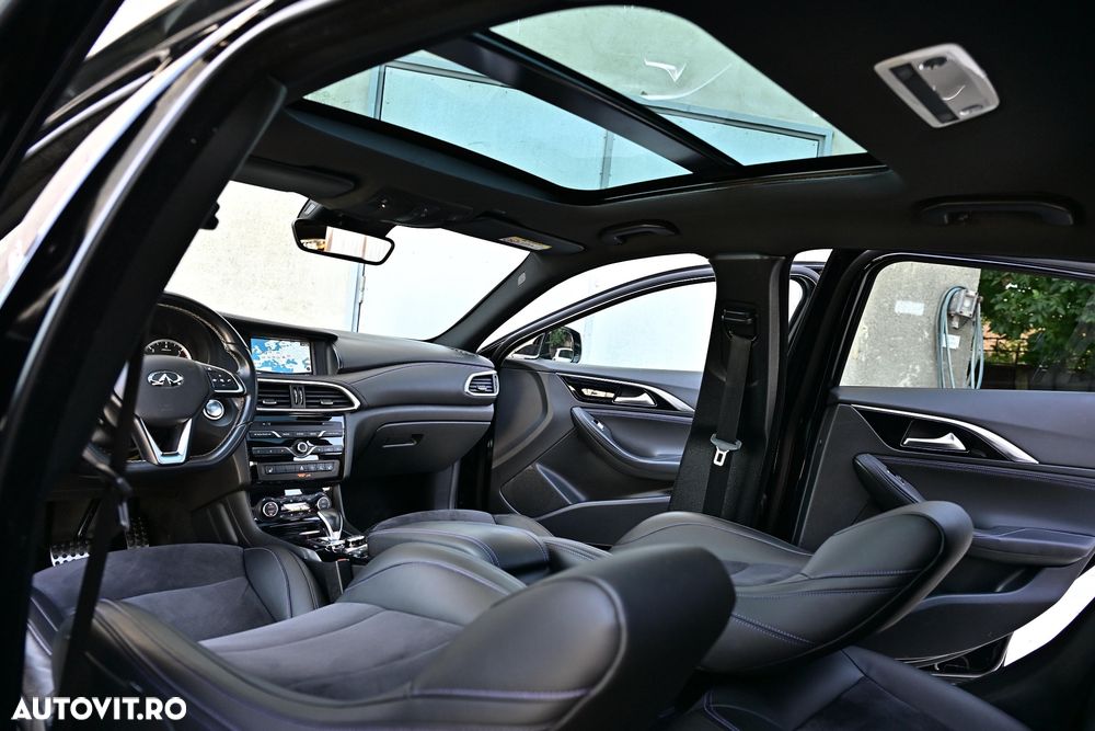 Infiniti Q30 2.2d DCT AWD City Black Edition - 16