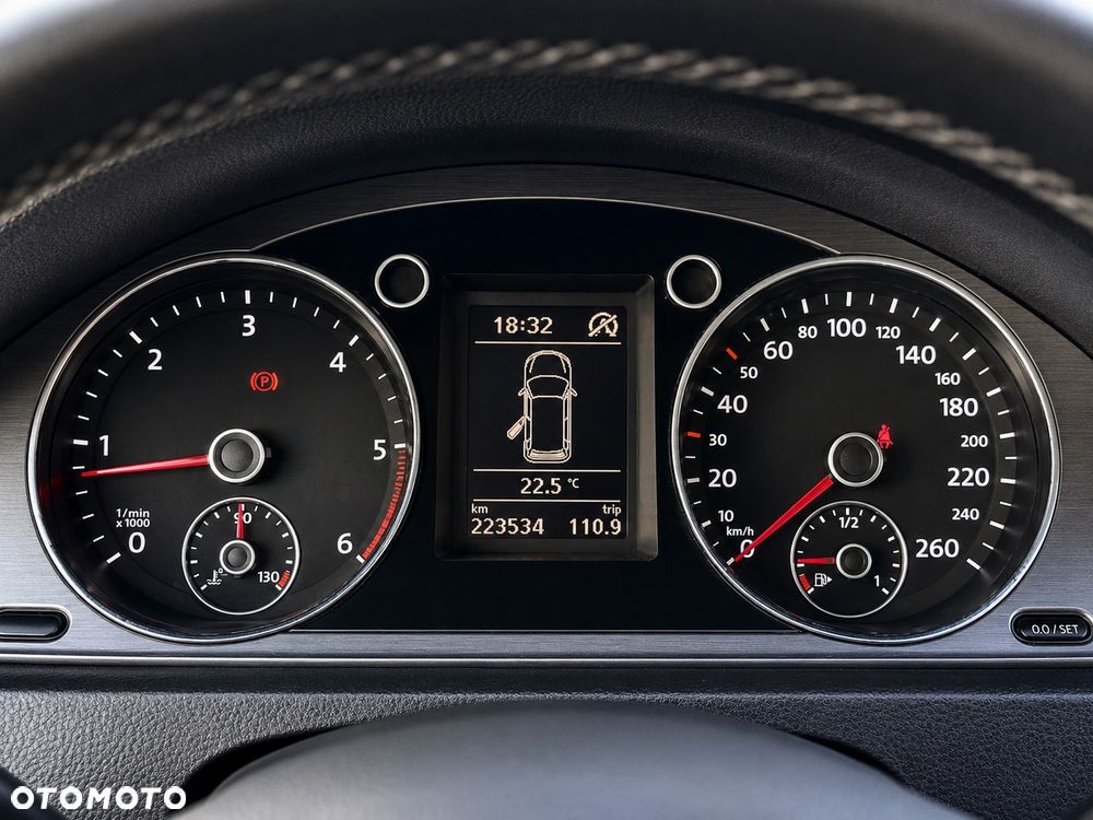 Volkswagen Passat 2.0 TDI Highline - 15