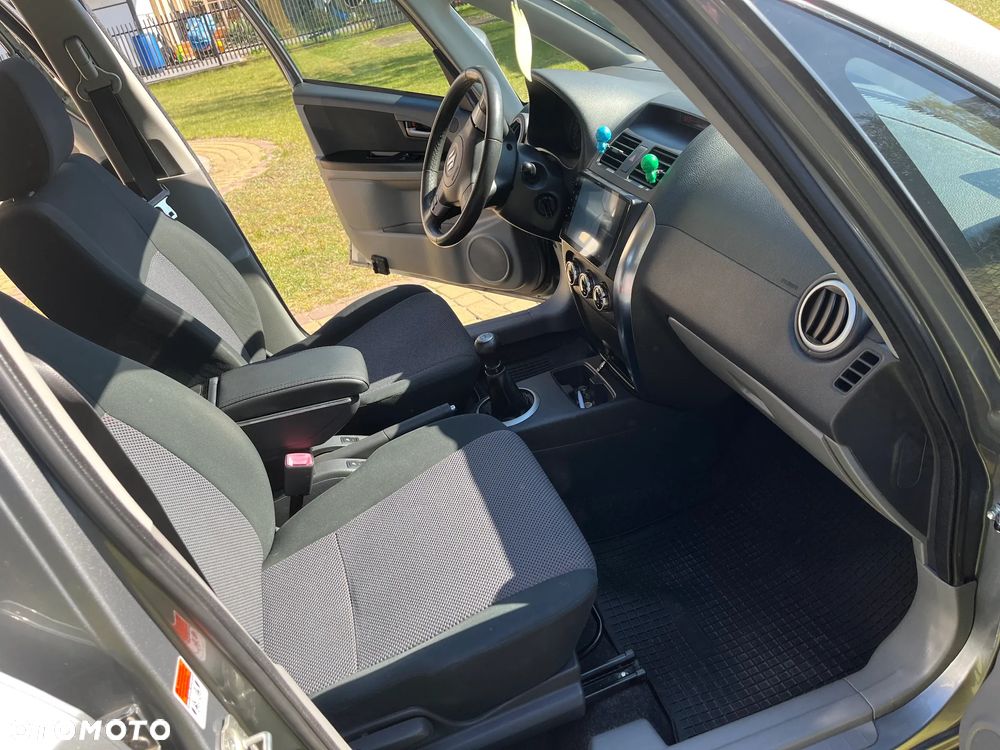 Suzuki SX4 1.6 VVT 4x2 Comfort - 8