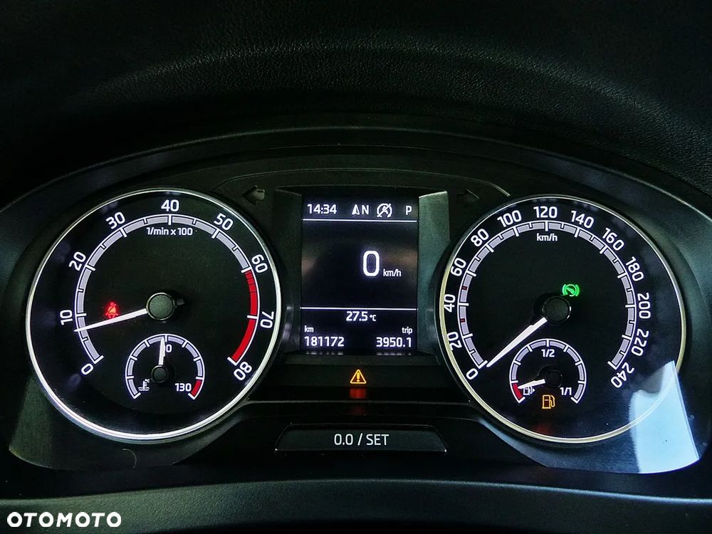 Skoda RAPID 1.4 TSI DSG Style - 28