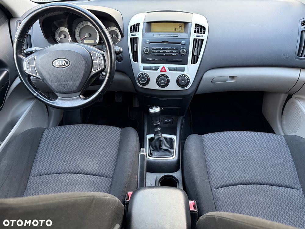 Kia Ceed 1.4 CVVT LX - 11