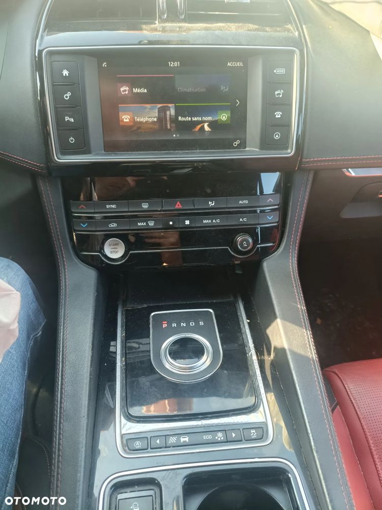 Jaguar F-Pace 20d AWD R-Sport - 7