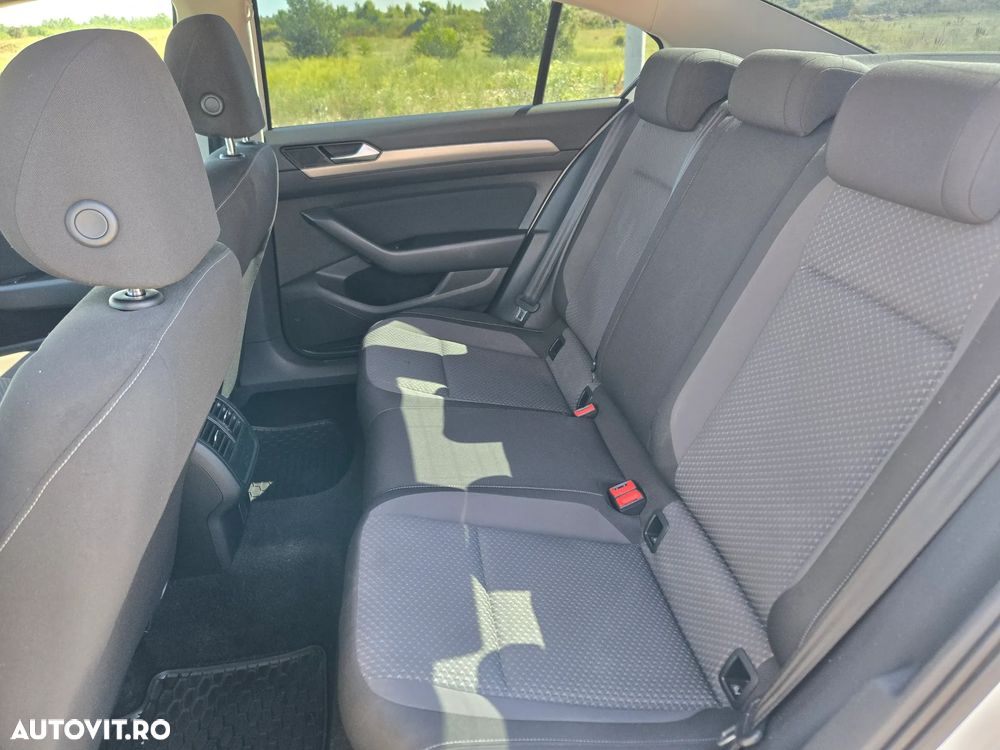 Volkswagen Passat 2.0 TDI DSG Comfortline - 18