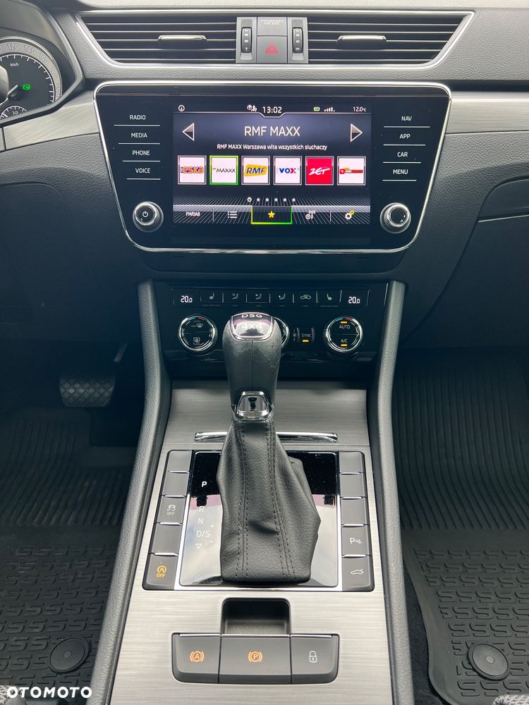 Skoda Superb 2.0 TDI SCR 4x4 Style DSG - 11