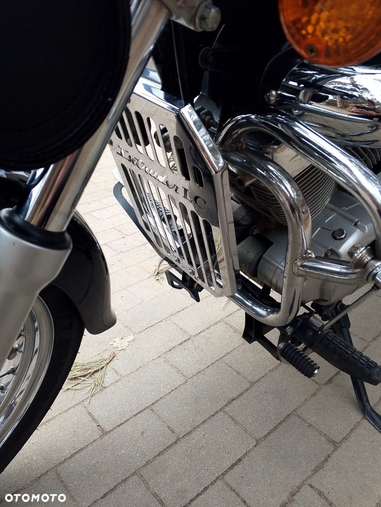 Suzuki Intruder - 10