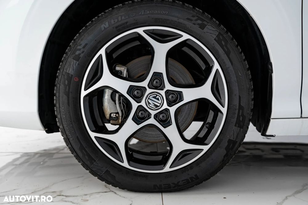 MG MG3 3 Hybrid+ Luxury - 11