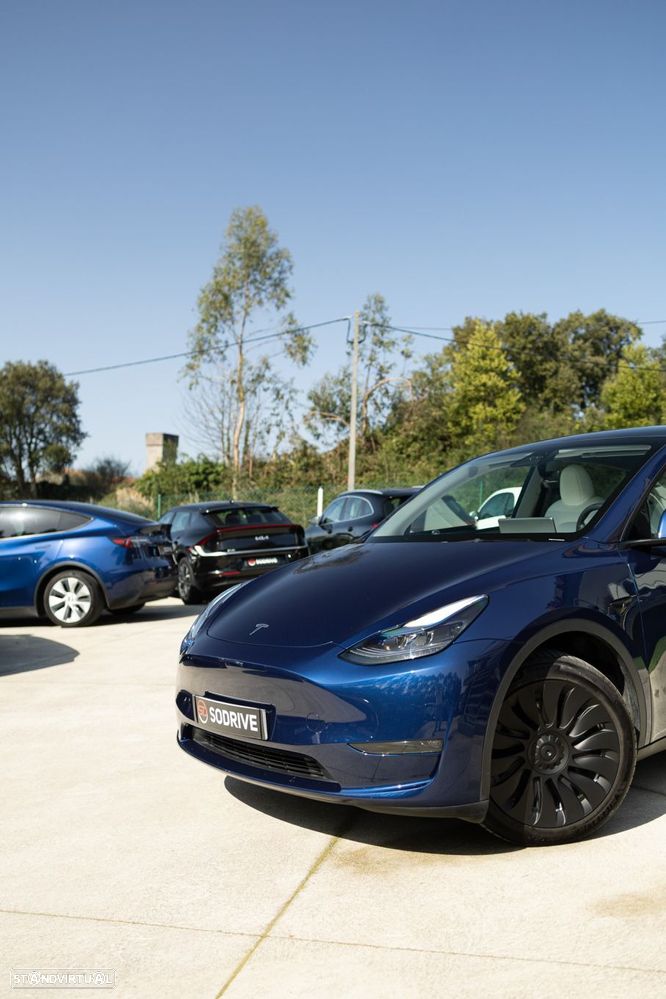 Tesla Model Y Long Range Dual Motor AWD - 13