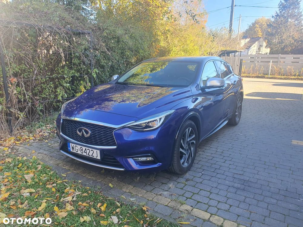 Infiniti Q30 2.2d DCT AWD City Black Edition - 2