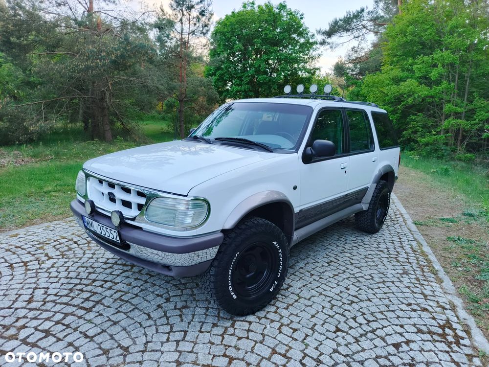 Ford Explorer - 1