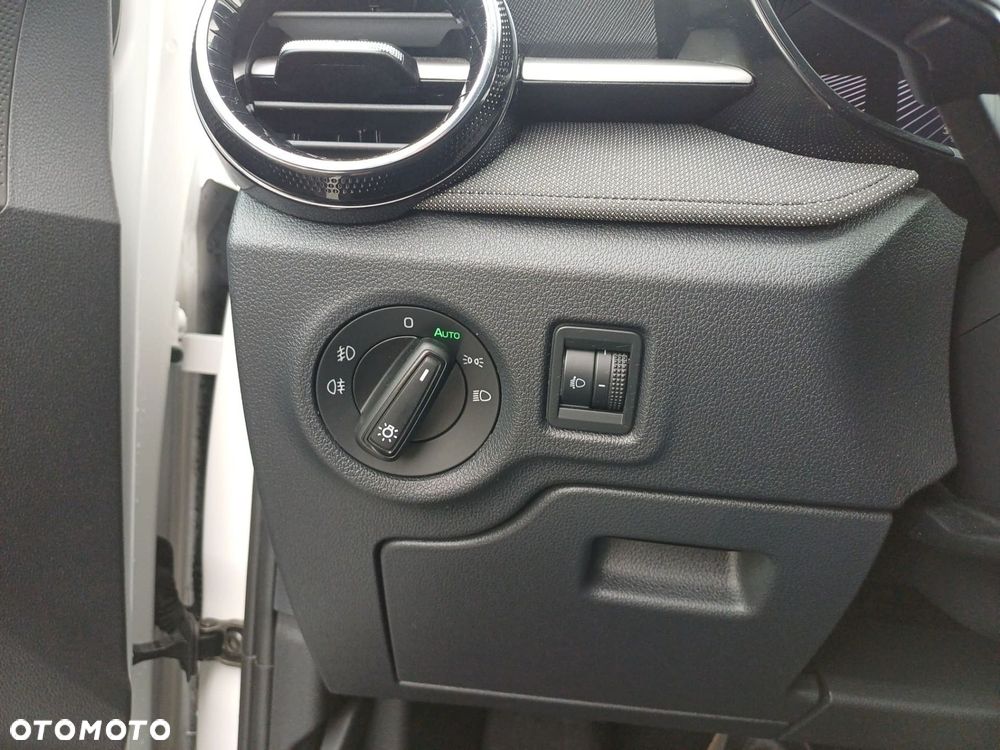 Skoda Fabia 1.0 TSI Selection DSG - 24