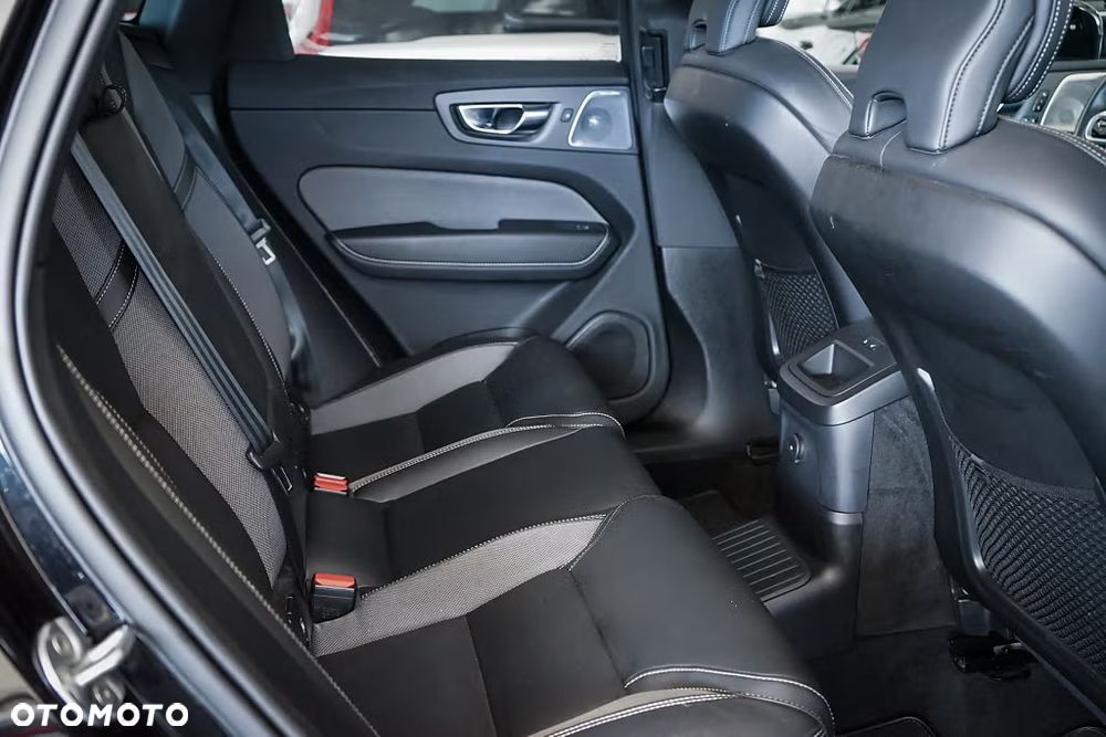 Volvo XC 60 T8 AWD Recharge Geartronic RDesign - 26