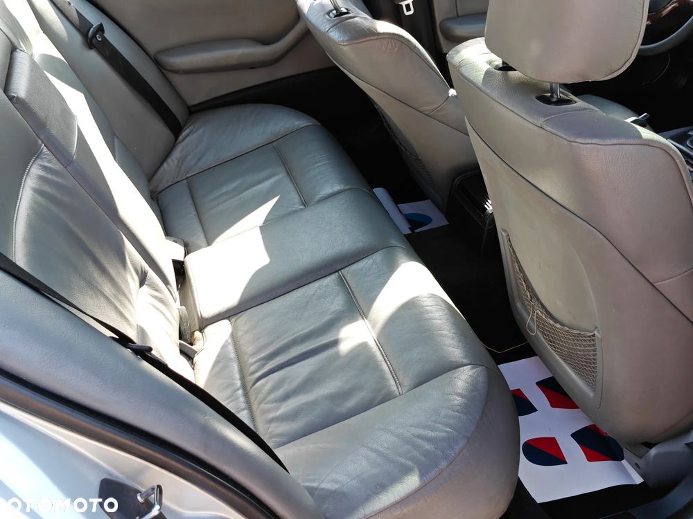 BMW Seria 3 320i - 24