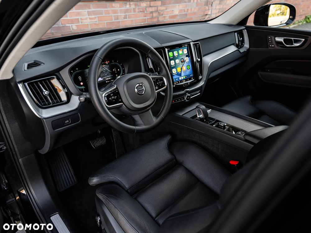 Volvo XC 60 B4 D AWD Plus Dark - 23