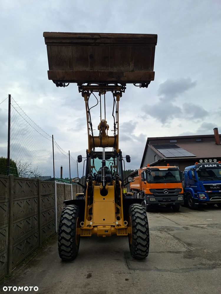 Caterpillar CAT 914 M - 12