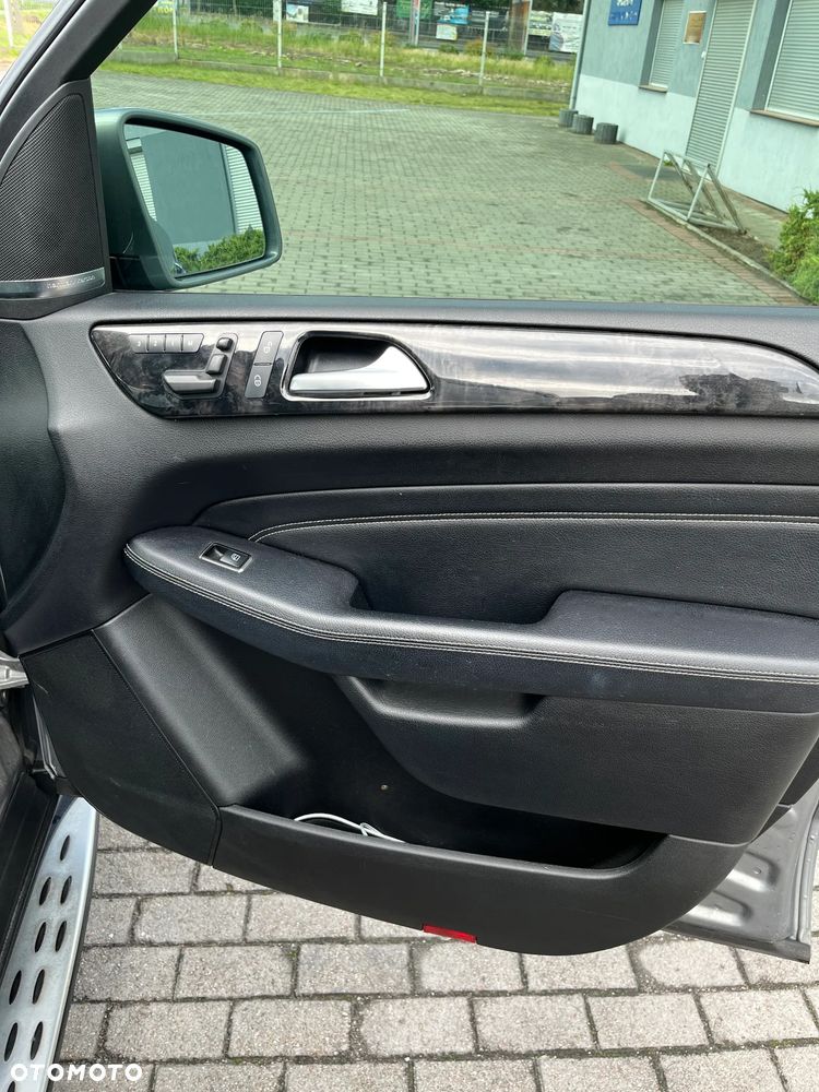 Mercedes-Benz ML - 22