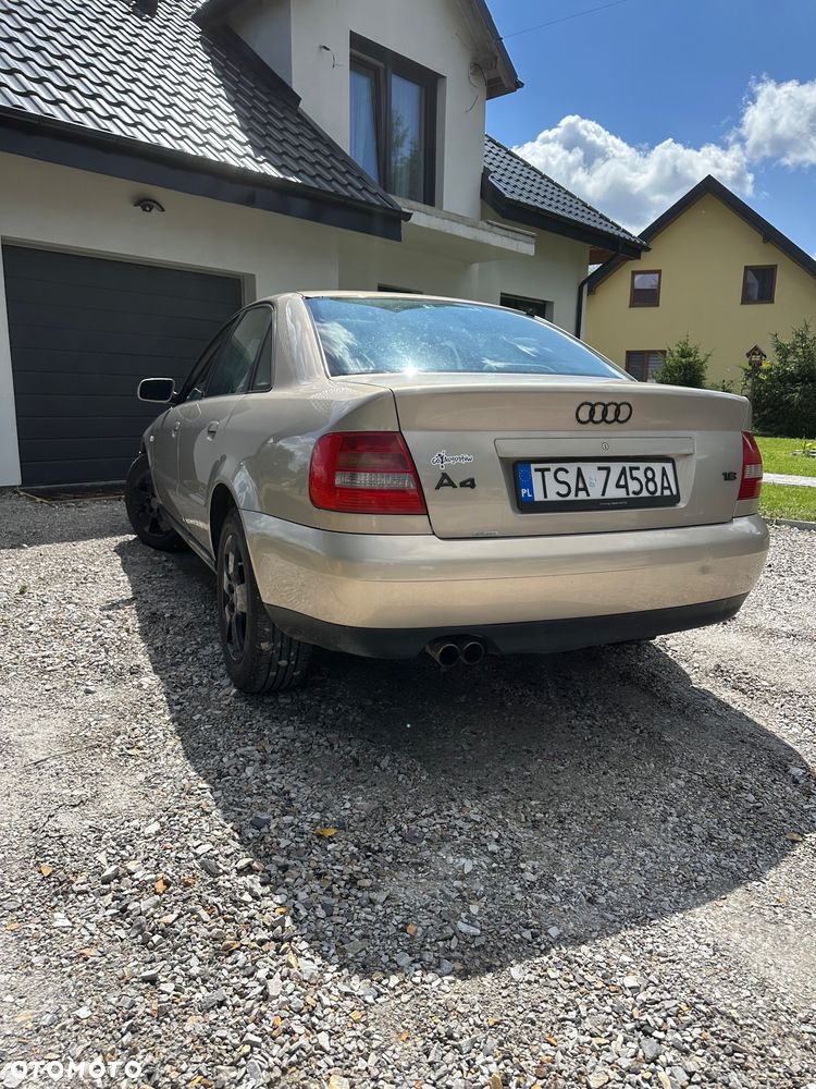 Audi A4 Limousine - 1