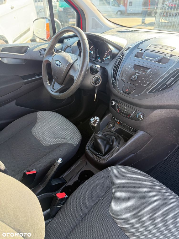 Ford Tourneo Courier - 8