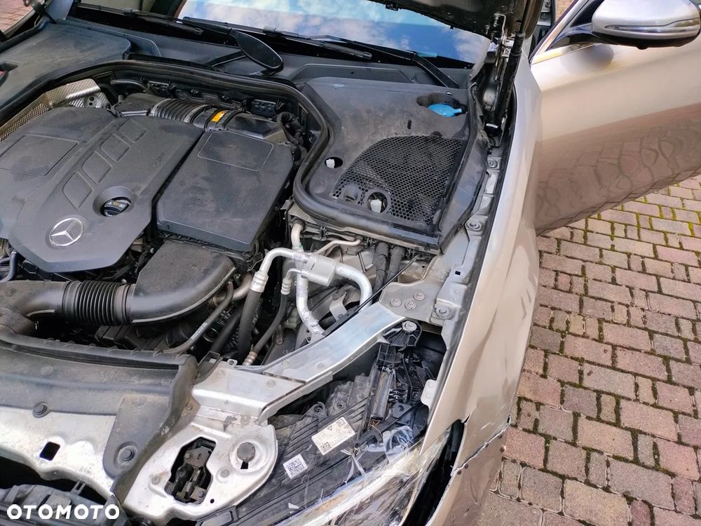 Mercedes-Benz Klasa E 220 d 4-Matic Exclusive - 25