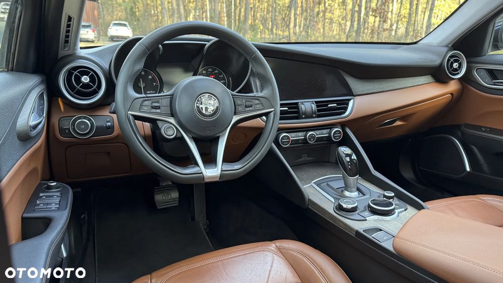 Alfa Romeo Giulia 2.0 Turbo 16V AT8-Q4 Ti - 25