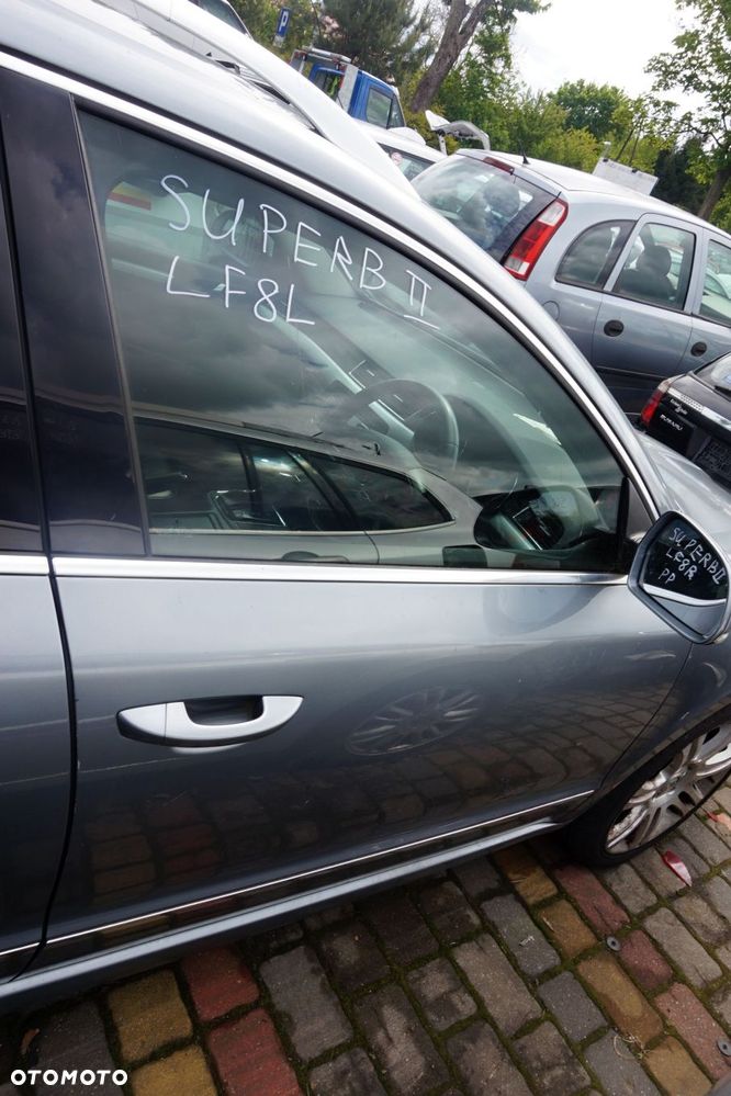 DRZWI PRZEDNIE PRAWE SUPERB II 3T KOMBI LF8L  SREBRNY SKODA 2008-2013 - 1